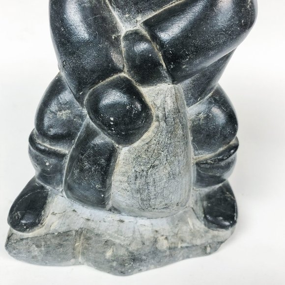 Inuit Soapstone Carved Eskimo Art - Man #8380 Vintage, Signed on Bottom - Picture 6 of 8